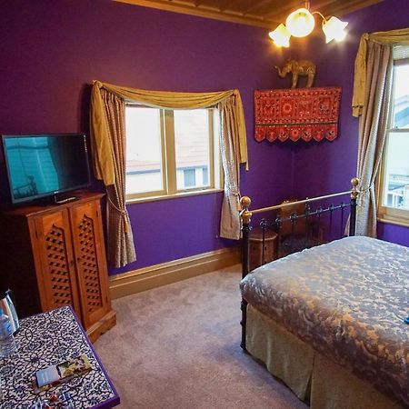 Sea Breeze Hotel Нейпиър Екстериор снимка