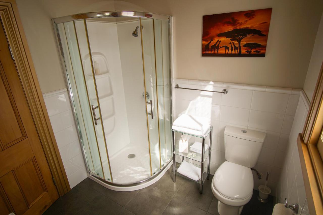 Sea Breeze Hotel Нейпиър Екстериор снимка