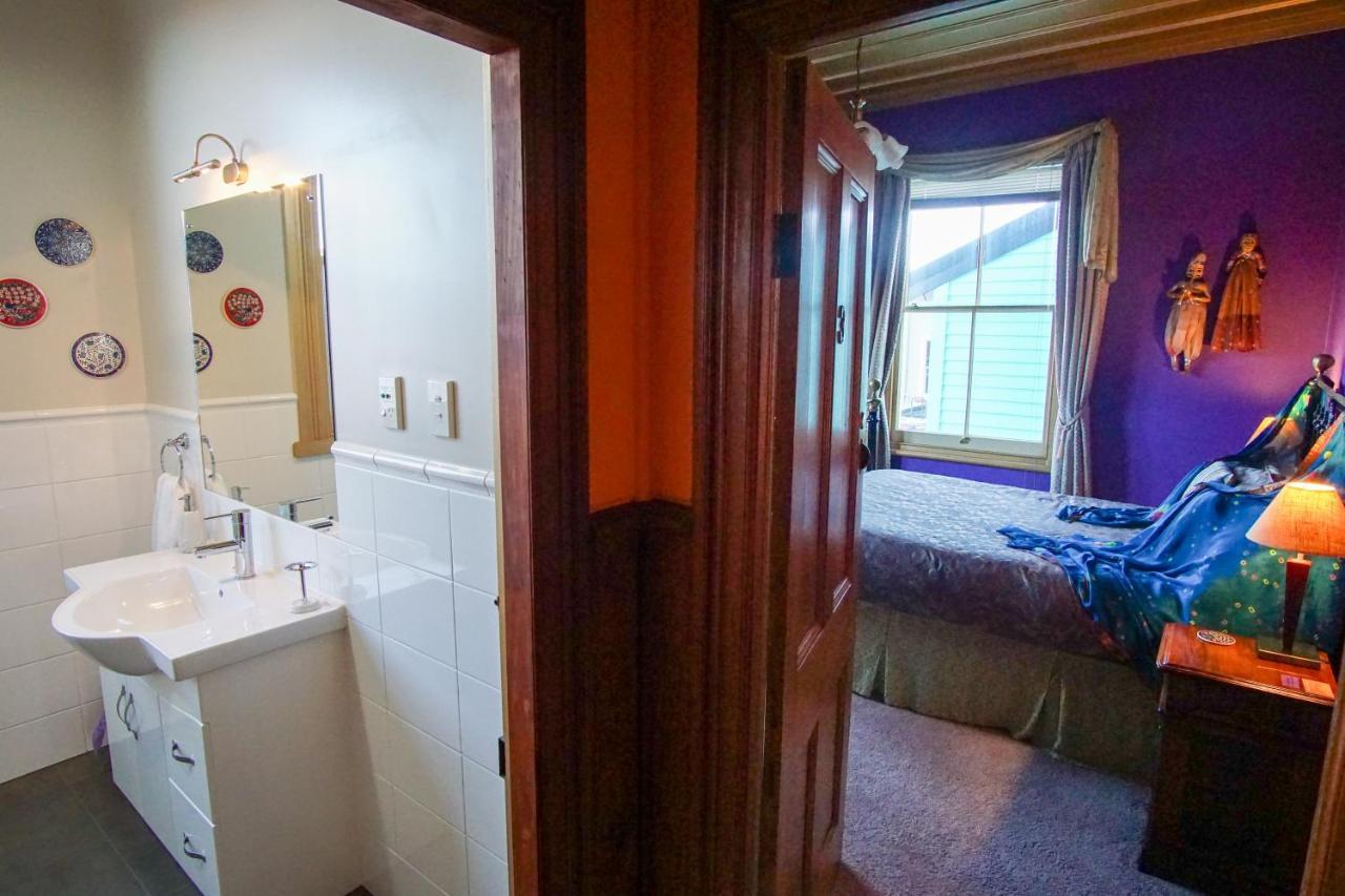 Sea Breeze Hotel Нейпиър Екстериор снимка