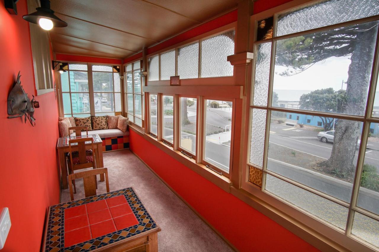 Sea Breeze Hotel Нейпиър Екстериор снимка