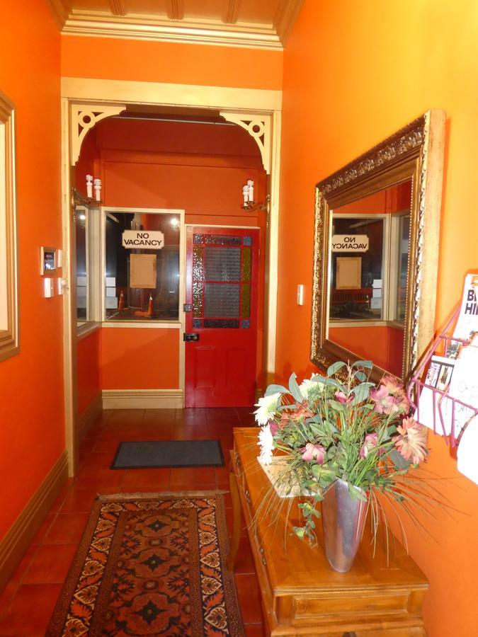 Sea Breeze Hotel Нейпиър Екстериор снимка