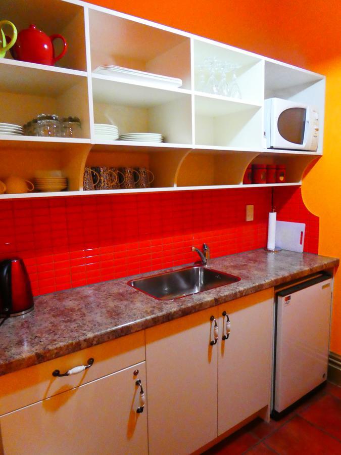 Sea Breeze Hotel Нейпиър Екстериор снимка