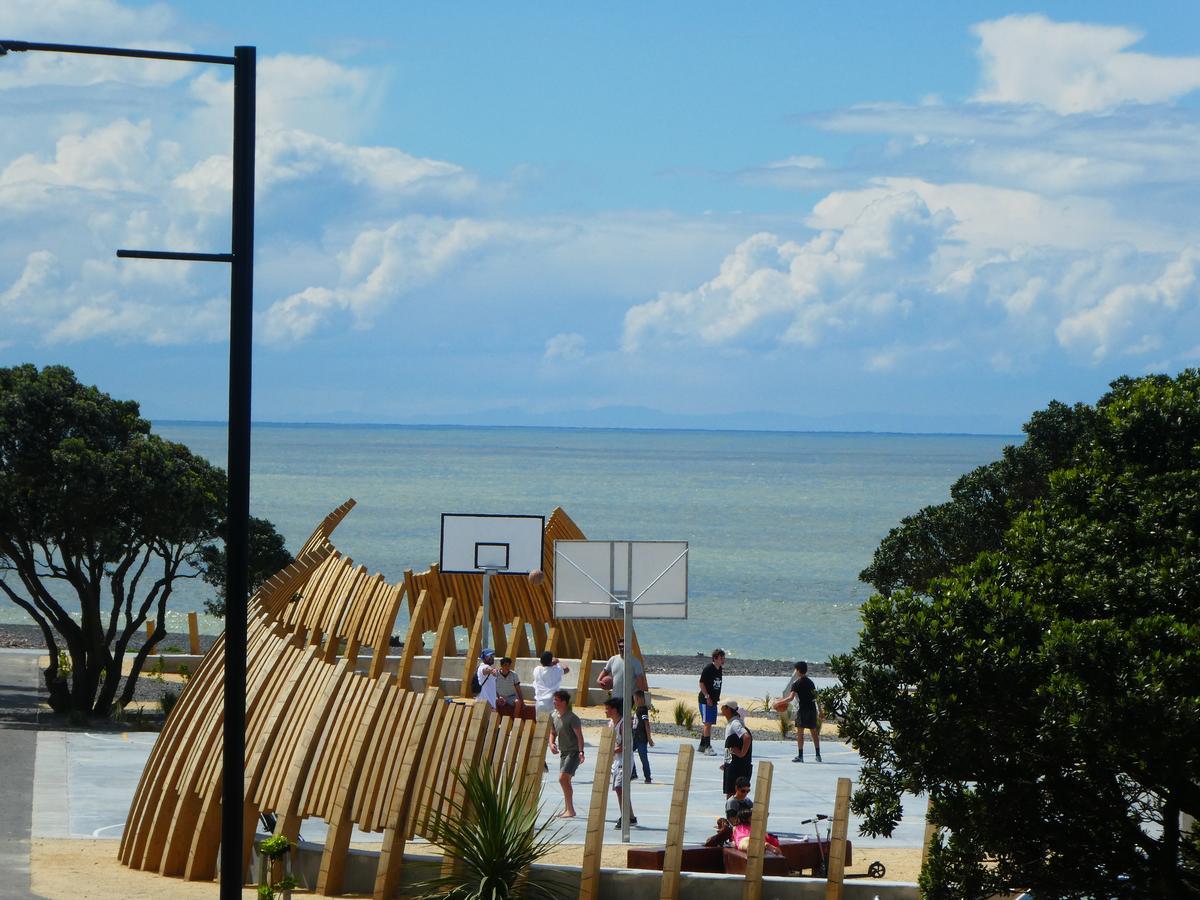 Sea Breeze Hotel Нейпиър Екстериор снимка