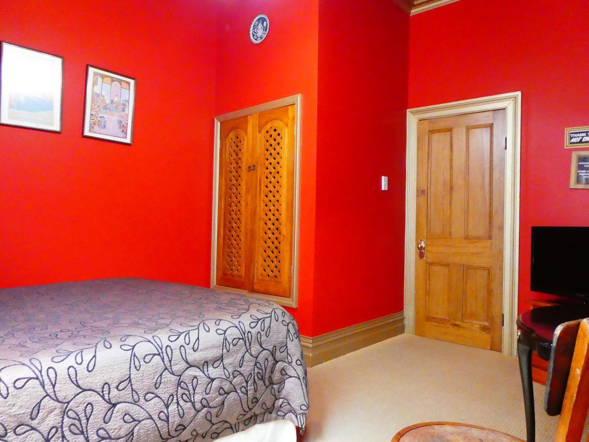 Sea Breeze Hotel Нейпиър Екстериор снимка