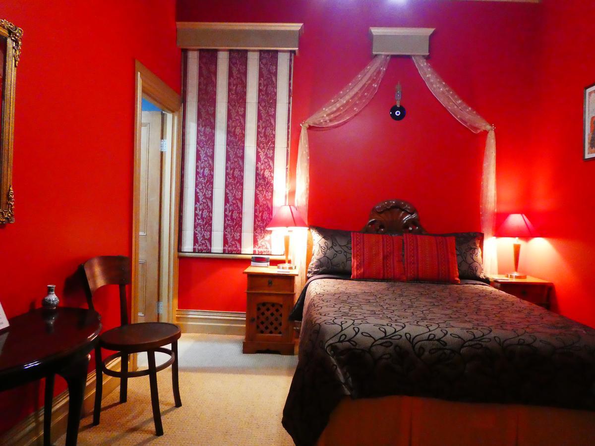 Sea Breeze Hotel Нейпиър Екстериор снимка