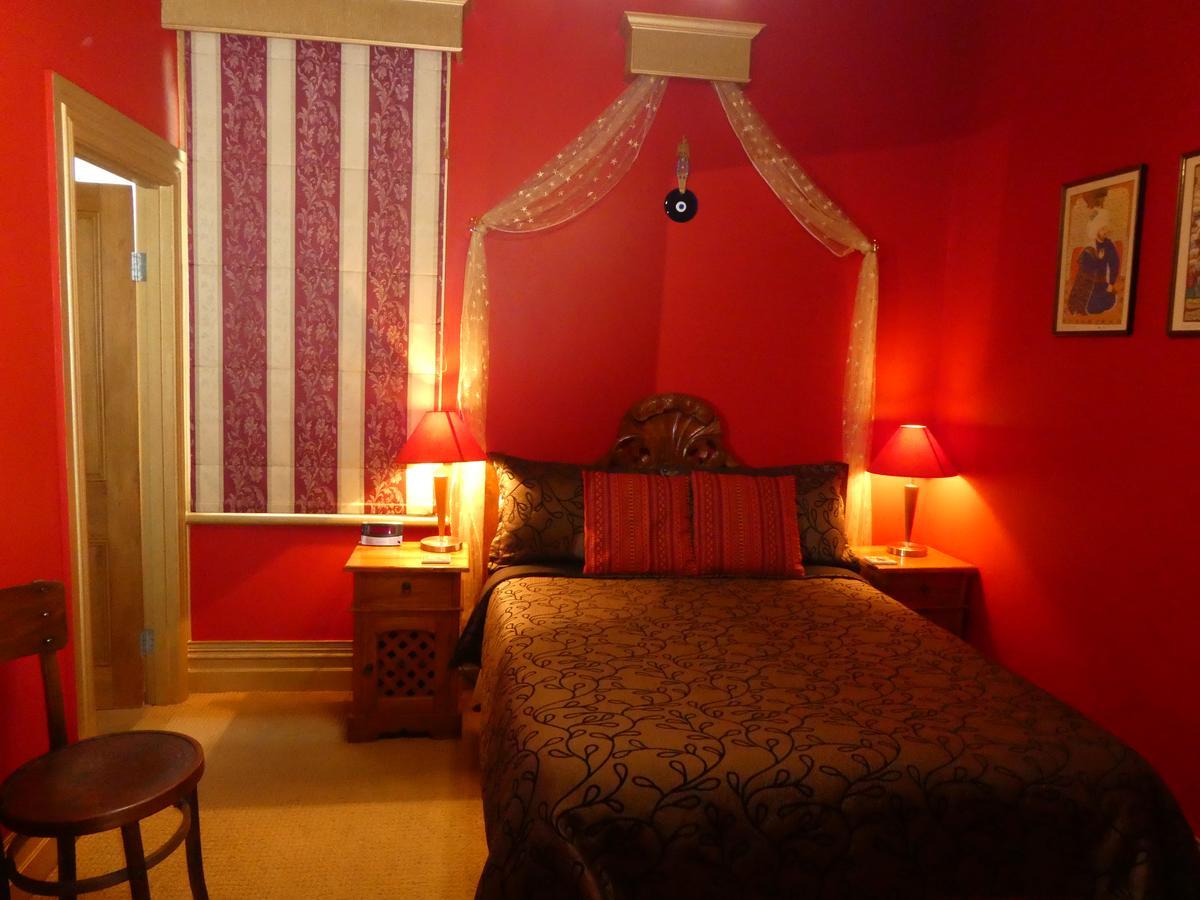 Sea Breeze Hotel Нейпиър Екстериор снимка