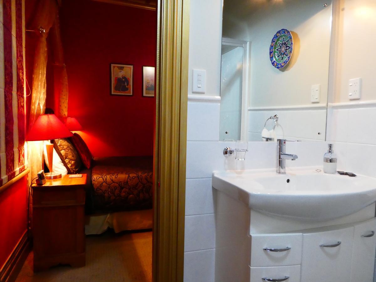 Sea Breeze Hotel Нейпиър Екстериор снимка